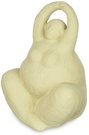 Figūrėlė Sėdinti moteris keramikinė geltona 11x14x18 cm Giftdecor 94243